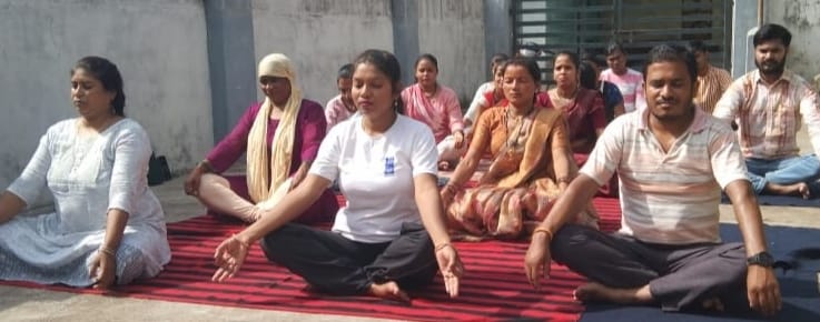 अंतरराष्ट्रीय योग दिवस पर समता जन कल्याण समिति द्वारा भव्य योग आयोजन
