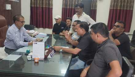 काला टी-शर्ट पहन मिशन संडे ने किया 'युक्तिकरण' का विरोध, बोले - शिक्षा से दूर हो रहे ग्रामीण बच्चे, बढ़ रही आपराधिक प्रवृत्तियाँ