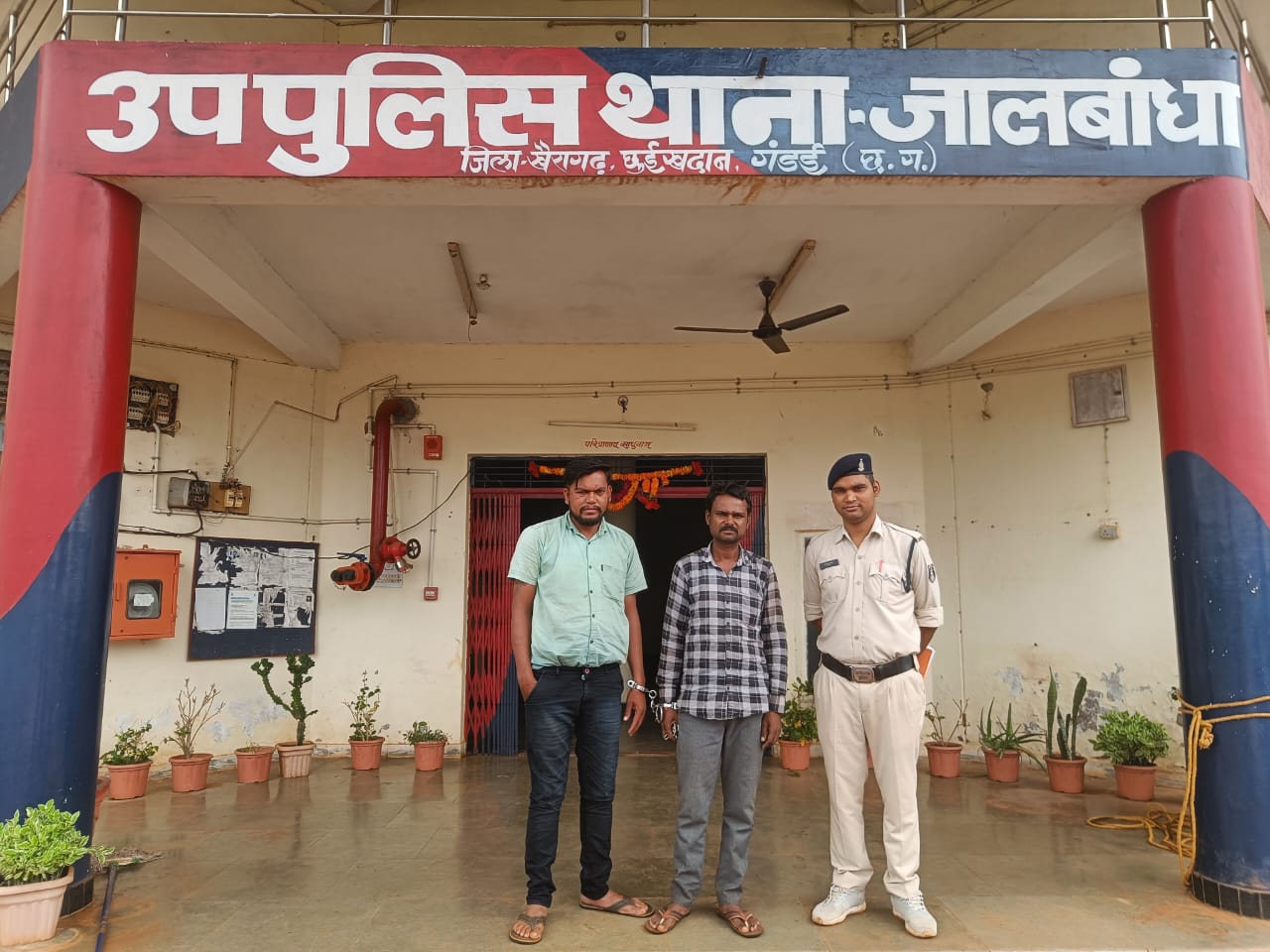 🚨 खैरागढ़ में अवैध शराब पर बड़ी कार्रवाई, दो आरोपी गिरफ्तार