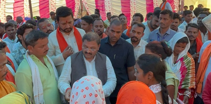 महापंचायत में शामिल हुए सांसद पाण्डेय: बैगा समाज भवन के लिए 15 लाख की किए घोषणा