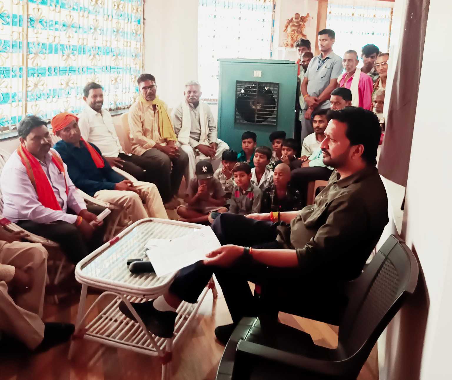शिकायत के बाद भी बीईओ नहीं देते ध्यान: जिपं उपाध्यक्ष विक्रांत सिंह ने से ग्रामीणों ने की शिकायत