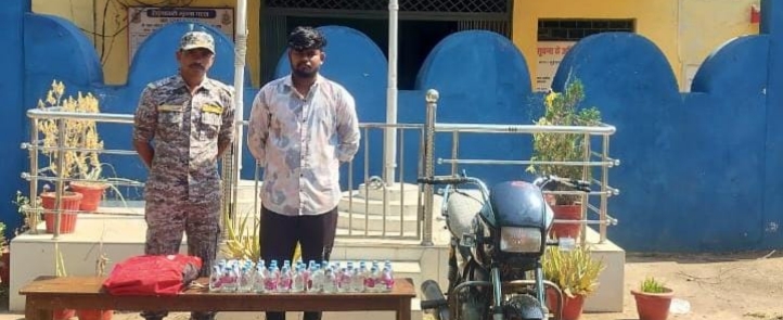 40 पौवा रोमियो के साथ मुस्ताख गिरफ्तार, भेजा गया जेल